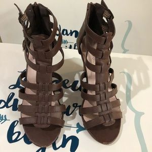 Woman’s heel sandals